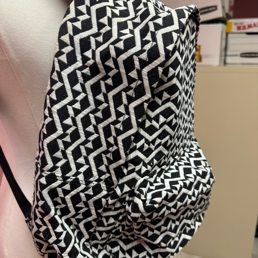 Patterned backpack - Picture 3 of 4